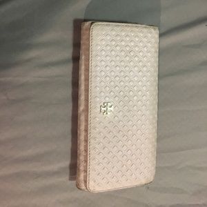 Pink Tory Burch wallet